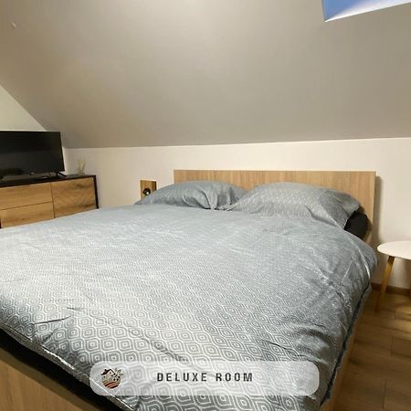 Apartmanovy Dom Visnove Bagian luar foto