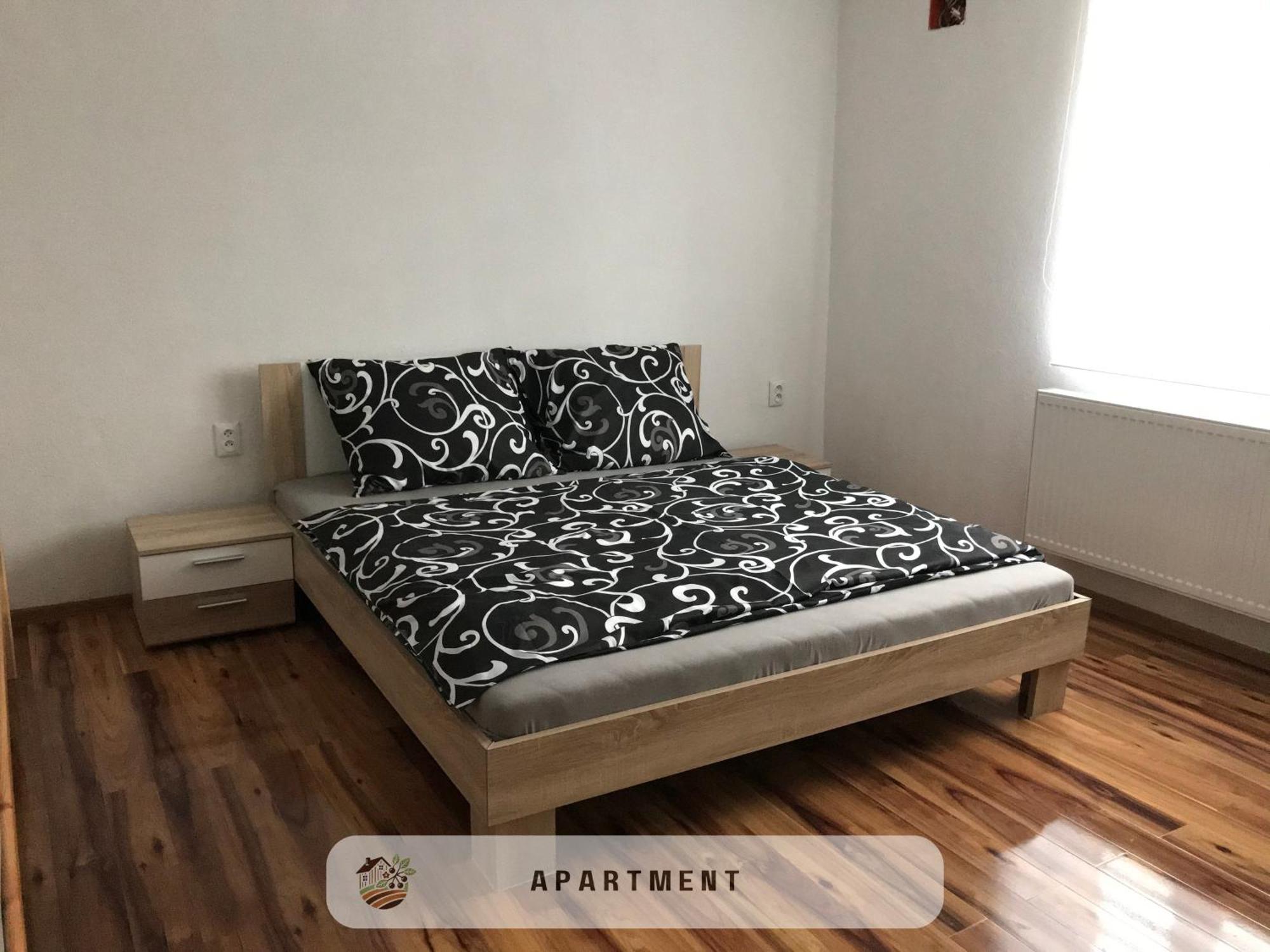 Apartmanovy Dom Visnove Bagian luar foto
