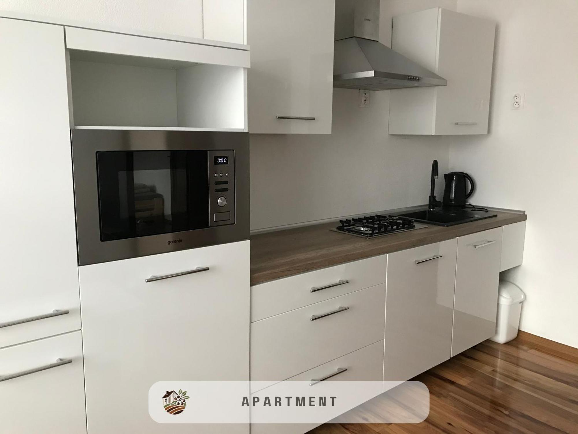 Apartmanovy Dom Visnove Bagian luar foto