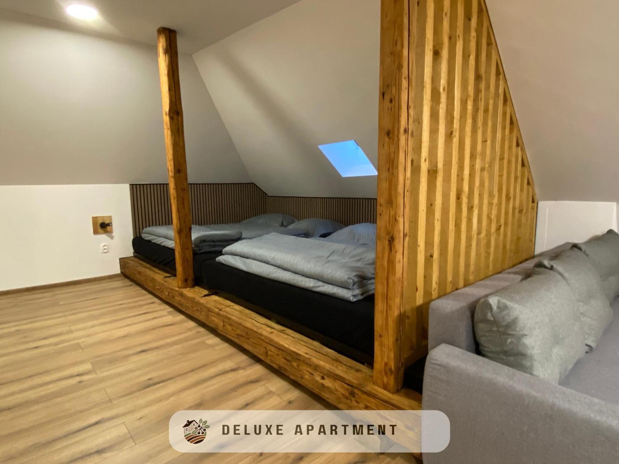 Apartmanovy Dom Visnove Bagian luar foto