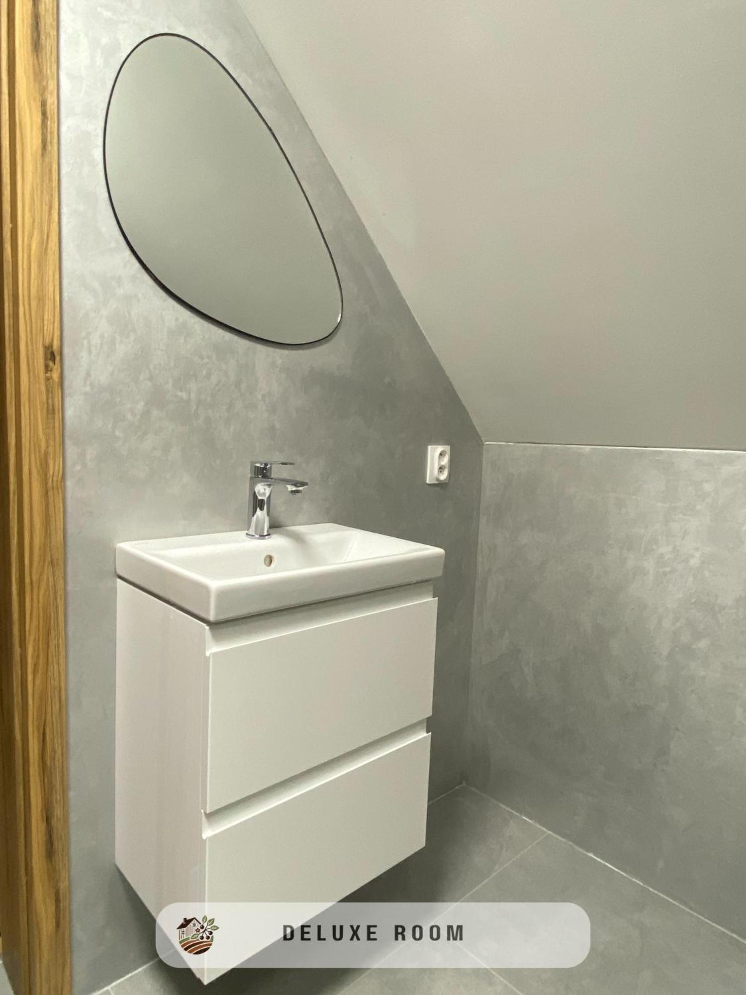 Apartmanovy Dom Visnove Bagian luar foto