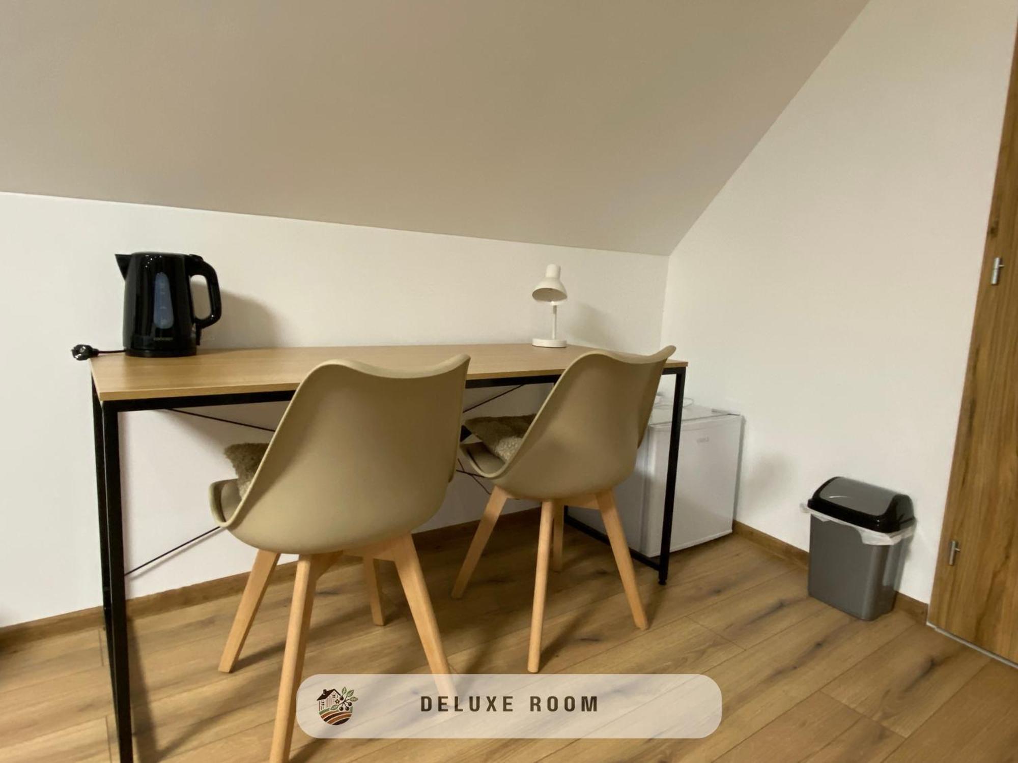 Apartmanovy Dom Visnove Bagian luar foto