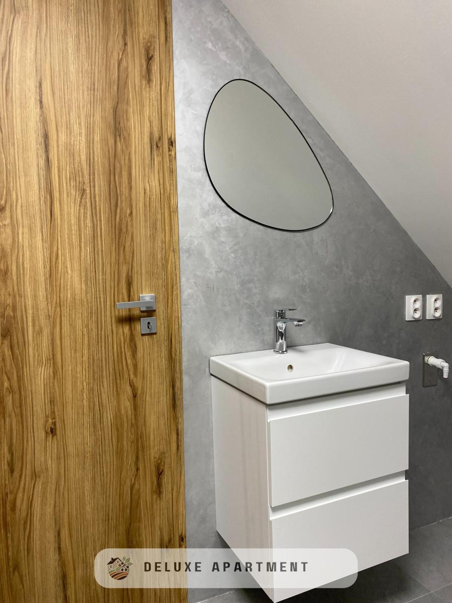 Apartmanovy Dom Visnove Bagian luar foto